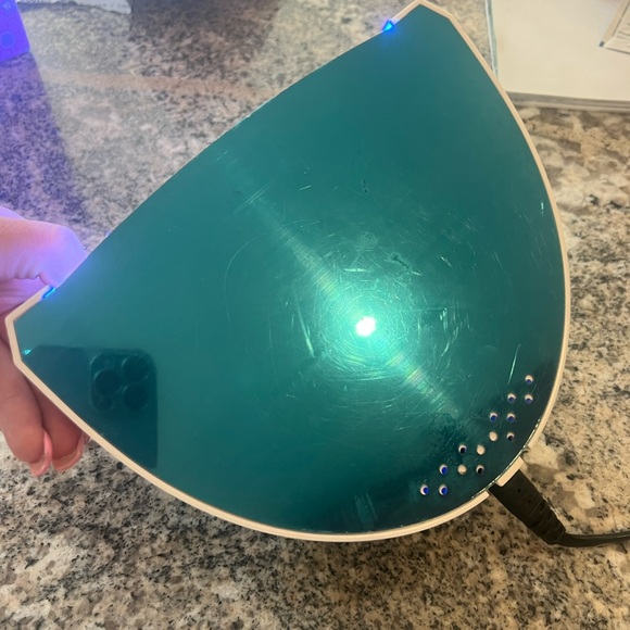 UV / LED Nail Lamp - Picture 3 of 4